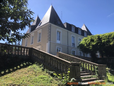 Renovated chateau with business opportunities