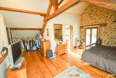 Charming house with guest accommodation