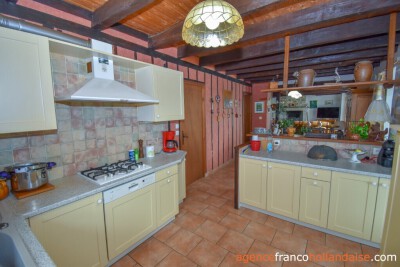 5-bedroom villa with swimming pool and almost 2 acres 