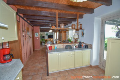 5-bedroom villa with swimming pool and almost 2 acres 