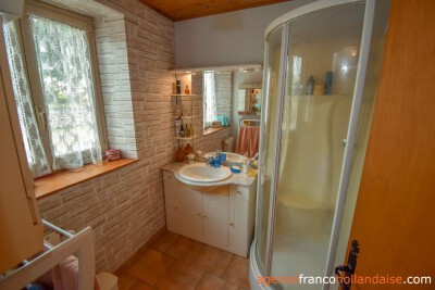 5-bedroom villa with swimming pool and almost 2 acres 