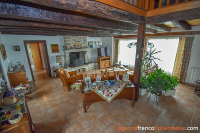 5-bedroom villa with swimming pool and almost 2 acres 