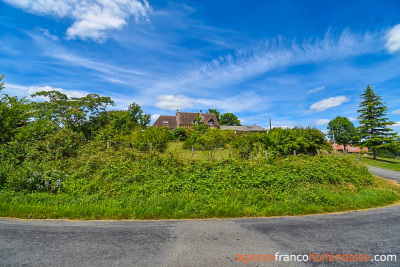 5-bedroom villa with swimming pool and almost 2 acres 