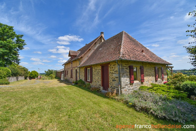 5-bedroom villa with swimming pool and almost 2 acres 
