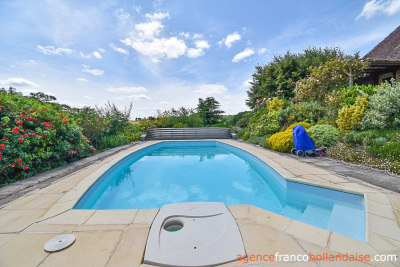 5-bedroom villa with swimming pool and almost 2 acres 