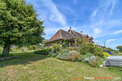 5-bedroom villa with swimming pool and almost 2 acres 