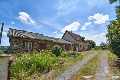 5-bedroom villa with swimming pool and almost 2 acres 
