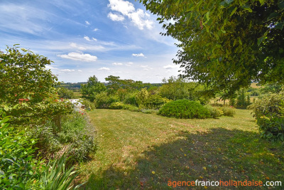 5-bedroom villa with swimming pool and almost 2 acres 