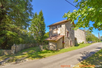 Renovated house with gîte and cottage