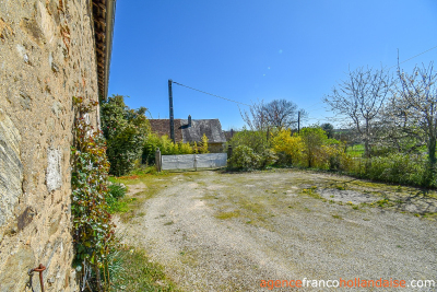 House with barns, swimming pool and close to 4 acres