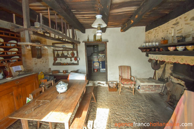 House with barns, swimming pool and close to 4 acres