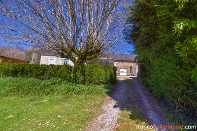 House with barns, swimming pool and close to 4 acres