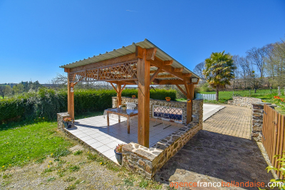 House with barns, swimming pool and close to 4 acres
