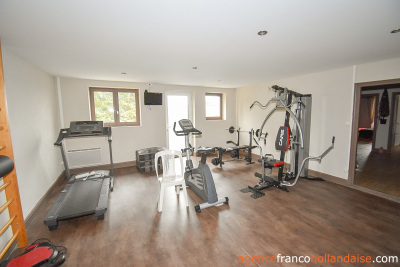 Stately property overlooking the valley