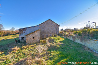 Farmhouse with 7 ½ acres