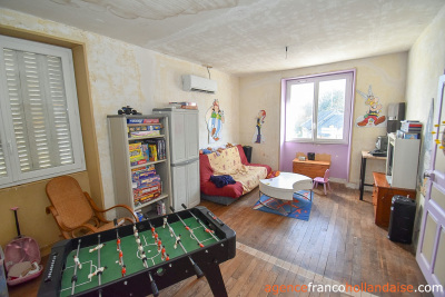 Nice living space and lots of rooms