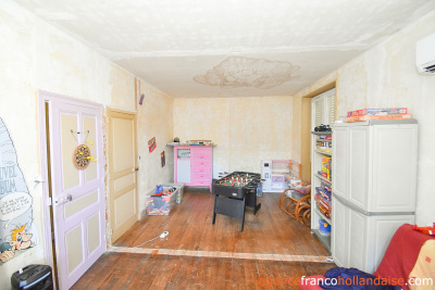 Nice living space and lots of rooms