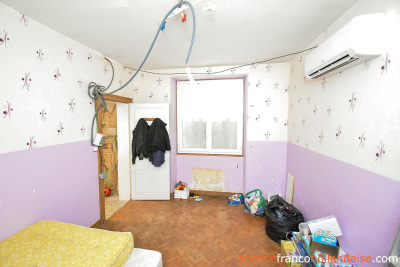 Nice living space and lots of rooms
