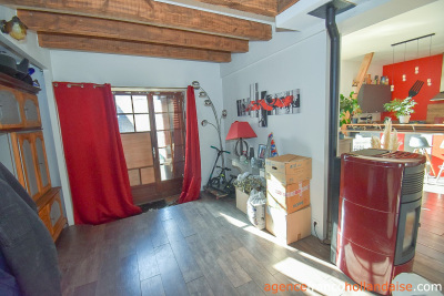 Nice living space and lots of rooms