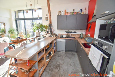 Nice living space and lots of rooms