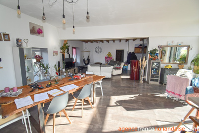 Nice living space and lots of rooms