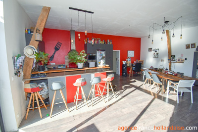 Nice living space and lots of rooms
