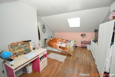 Nice living space and lots of rooms
