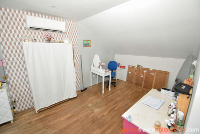 Nice living space and lots of rooms