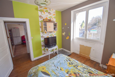 Nice living space and lots of rooms