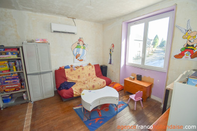 Nice living space and lots of rooms