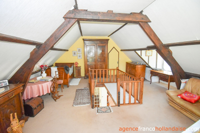 A gem with its lake and 2,7 acres