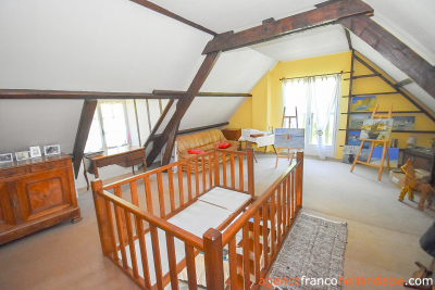 A gem with its lake and 2,7 acres