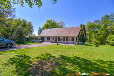 A gem with its lake and 2,7 acres