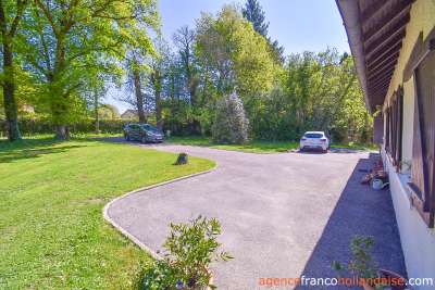 A gem with its lake and 2,7 acres