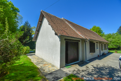 A gem with its lake and 2,7 acres