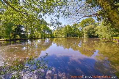 A gem with its lake and 2,7 acres