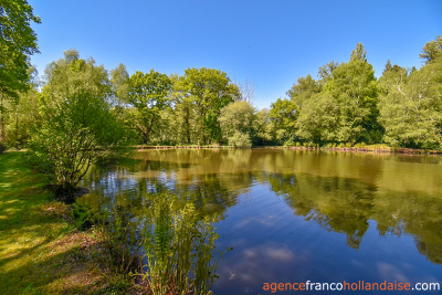 A gem with its lake and 2,7 acres