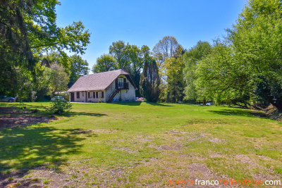 A gem with its lake and 2,7 acres