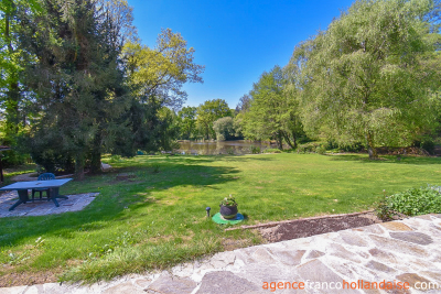 A gem with its lake and 2,7 acres