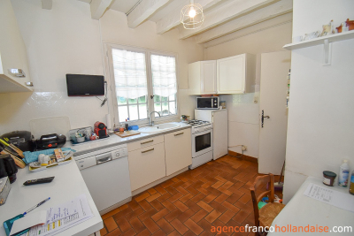 A gem with its lake and 2,7 acres