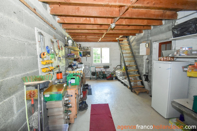 A gem with its lake and 2,7 acres