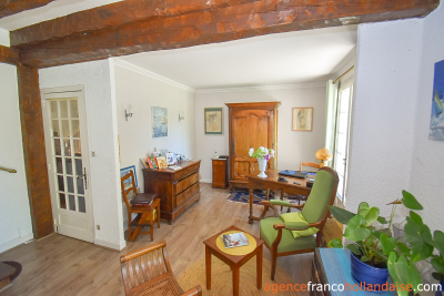 A gem with its lake and 2,7 acres