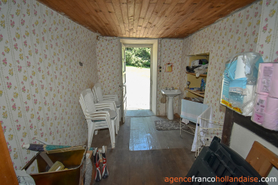 No neighbours, an old mill and 7.5 hectares (18 ½ acres)