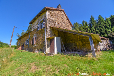 No neighbours, an old mill and 7.5 hectares (18 ½ acres)