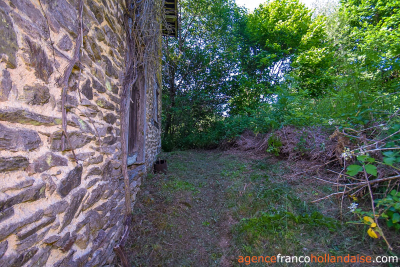 No neighbours, an old mill and 7.5 hectares (18 ½ acres)