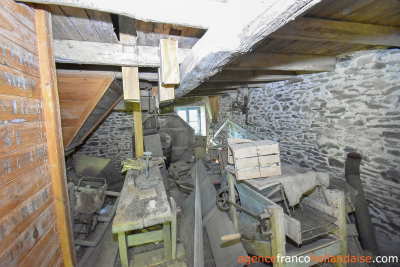 No neighbours, an old mill and 7.5 hectares (18 ½ acres)