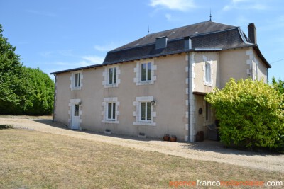 3 houses in a characteristic building 