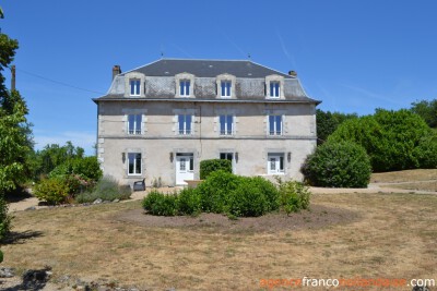 3 houses in a characteristic building 